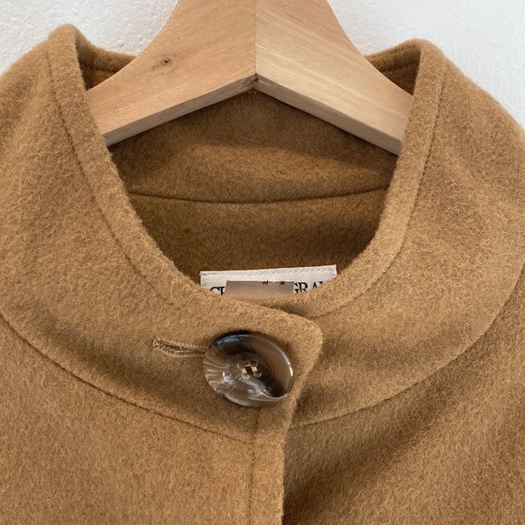 Charles Gray London camel hair cape - Picture 5 of 12